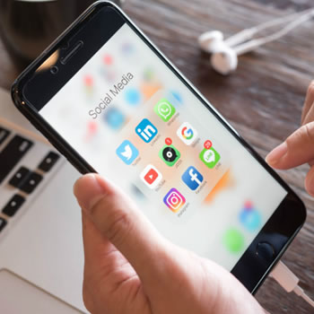 Sin Documentos Social Media